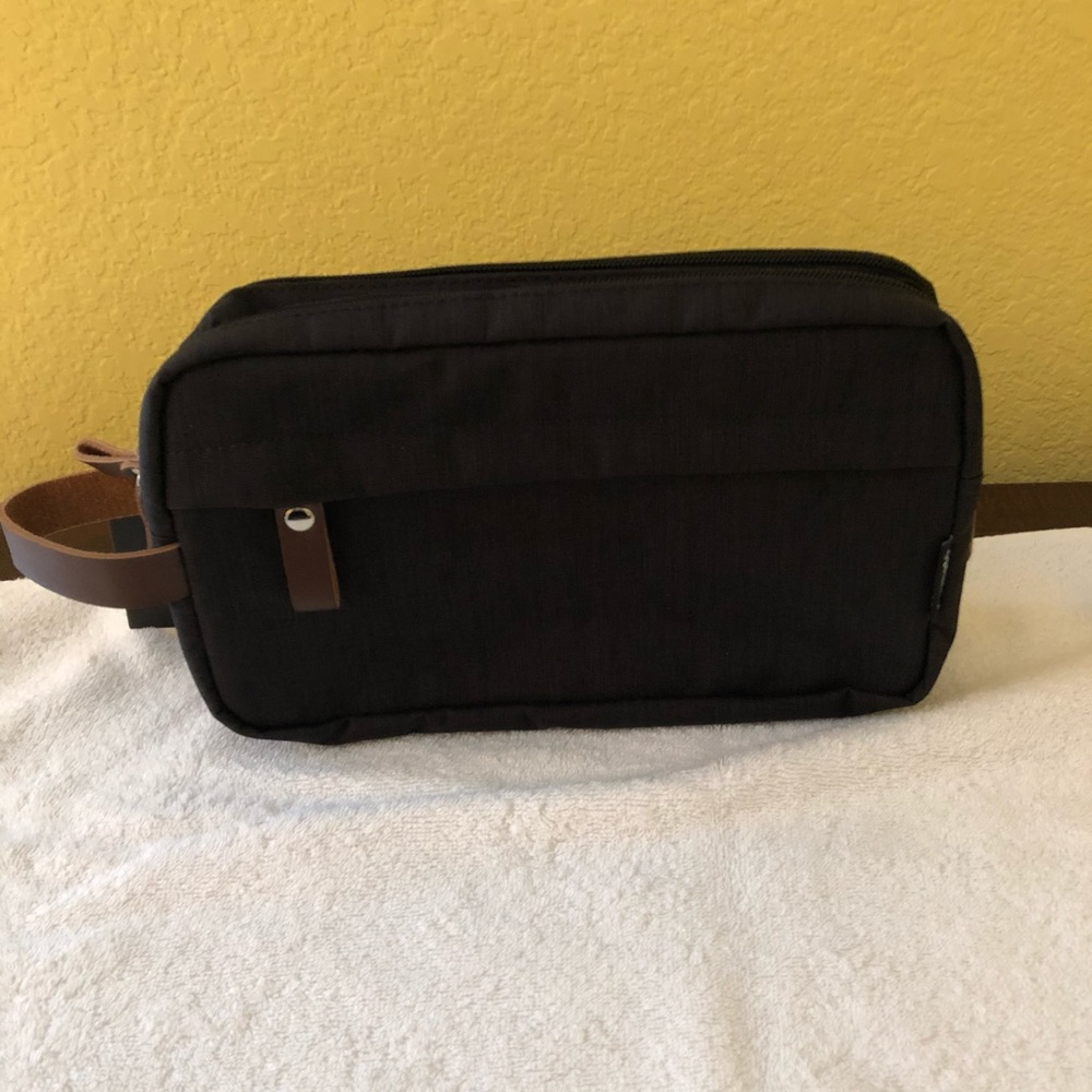 Lumglo Black Toiletry Bag Waterproof